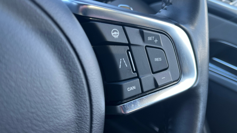 Jaguar F-Pace 2.0d [180] Chequered Flag 5dr Auto AWD Diesel Estate